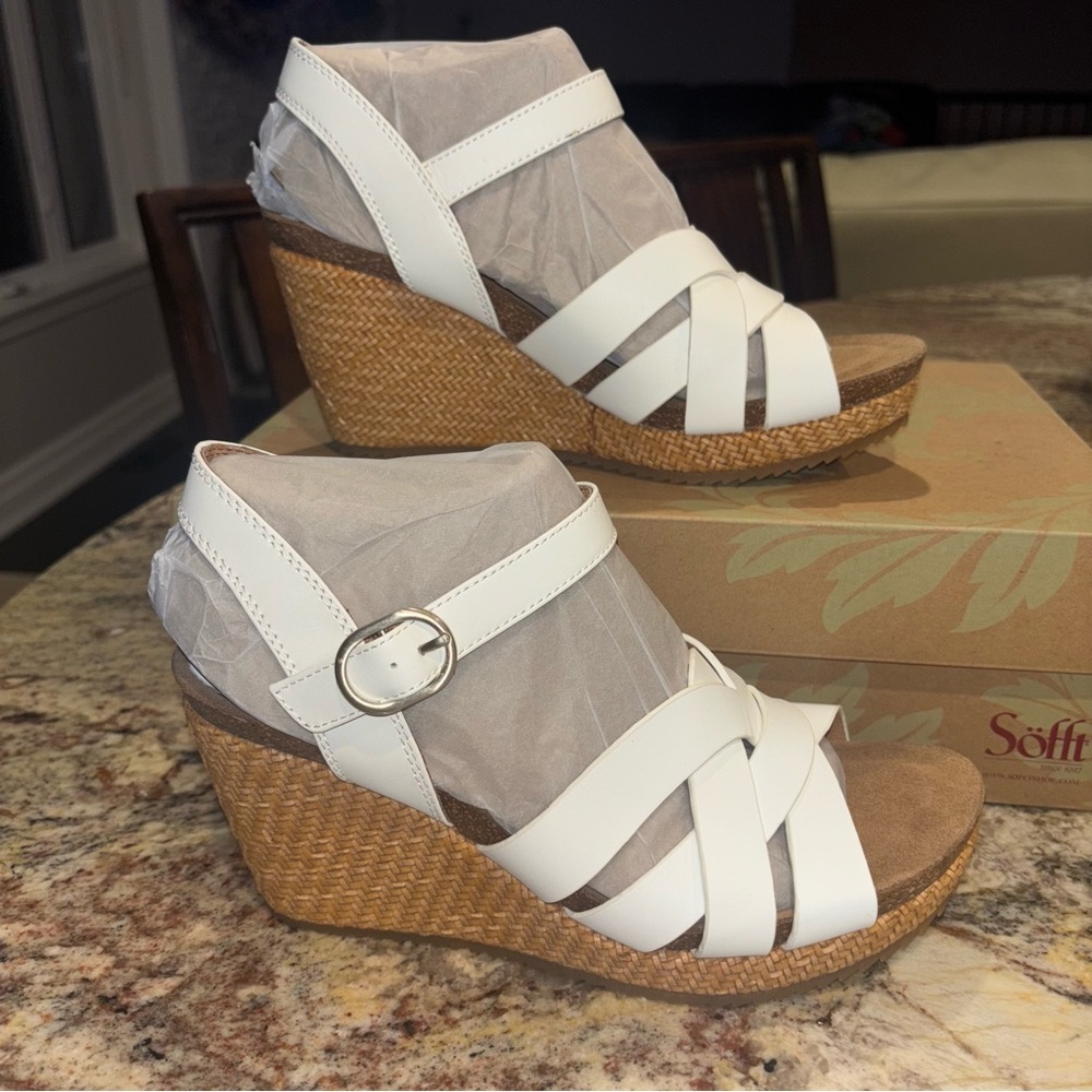 Sofft Women's White Wedge Sandals NIB